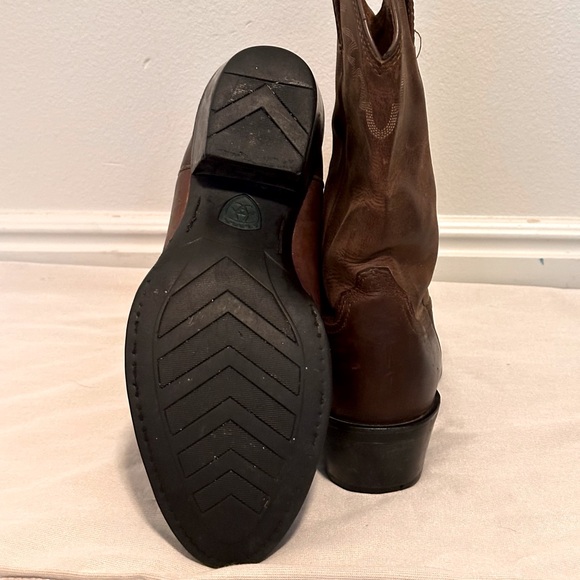 Ariat Brown Western Cowboy Boots with Classic Stitching - Picture 4 of 5